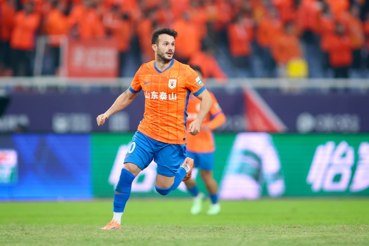 泰山客场1-0海港,瓦科前100场46球